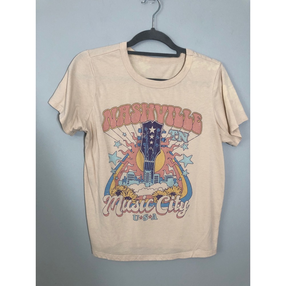 Zoe + Liv Nashville Music City T-Shirt Women Small Beige Graphic Crew Neck Tee